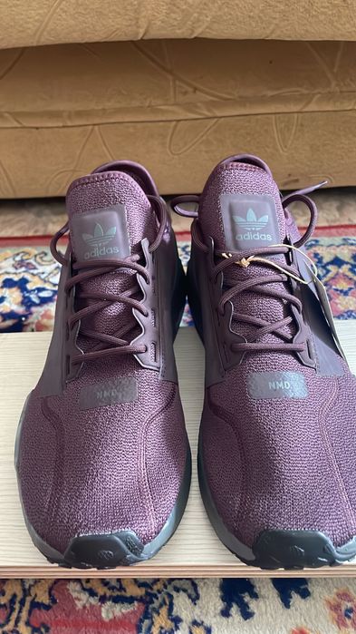 Продам кроссовки Adidas