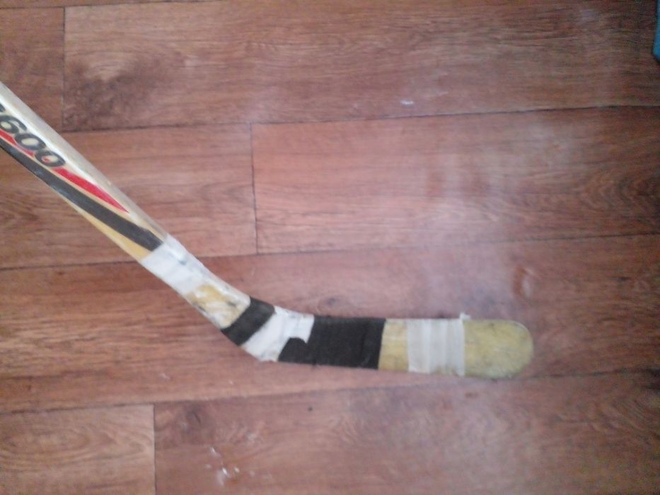 Деревянная клюшка