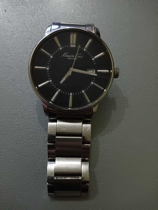 Часовник Kenneth Cole
