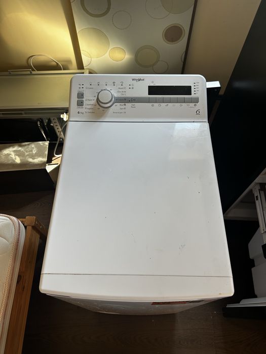 Продавам пералня Whirlpool 6th Sense – 6