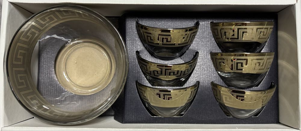Стильный набор посуды