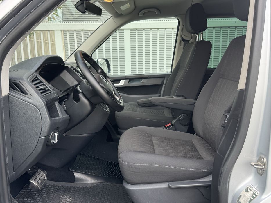Volkswagen Caravelle 2016 204 CP DSG 8 LOCURI