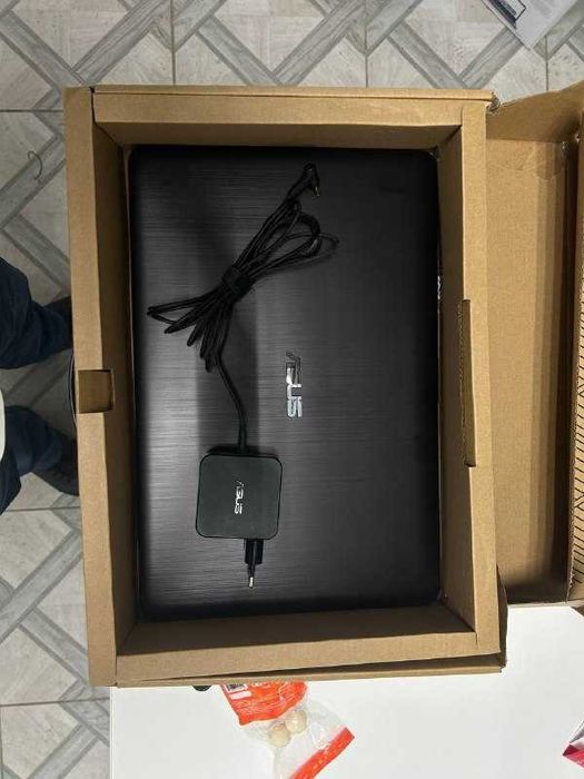 продаю ноутбук Asus