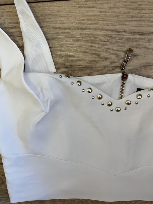 Бяло бюстие топ с елементи