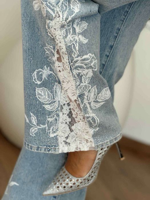 Дамски дънки.