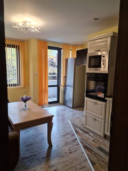 Дава се под наем Тристаен апартамент в Пловдив, Южен - 82 кв.м за 459 € - Снимка #1