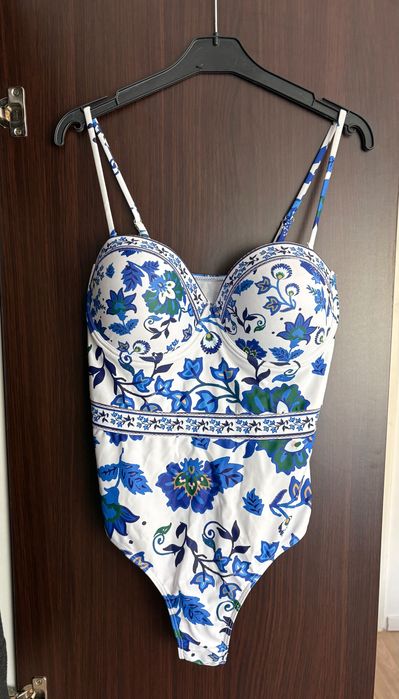 Дамски цял бански