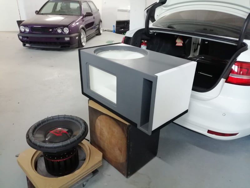Incinta subwoofer auto