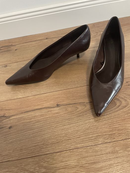 Pantofi din piele cu toc mic Zara