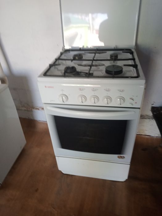 Газовая плита ,бу