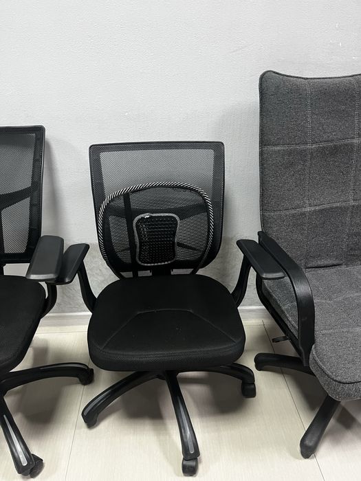 Продам офисные кресла