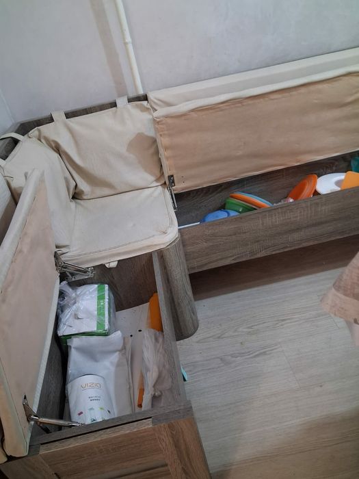 Продам кухонный уголок.