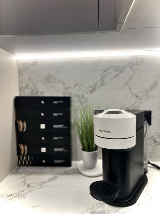 Кафемашина Nespresso + подарък капсули