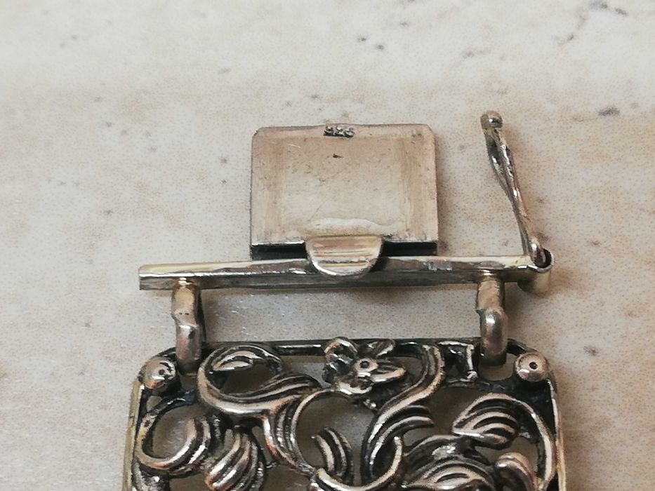 Масивна Сребърна гривна