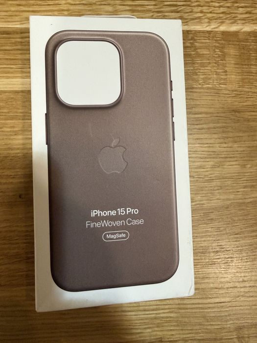 Husa originala iPhone 15 Pro, noua. Originala!