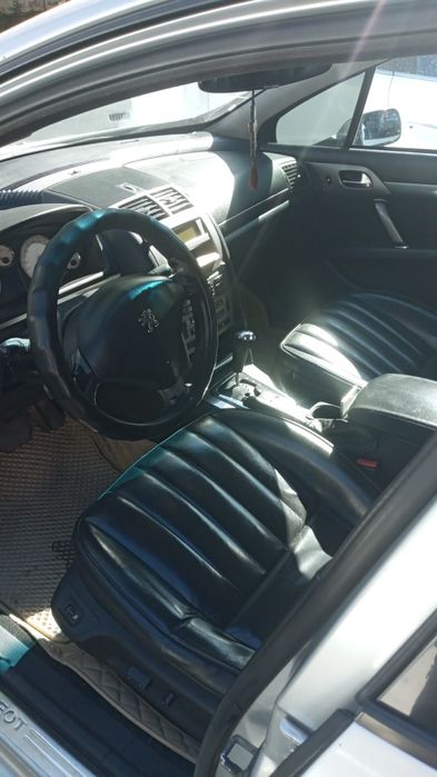 Автомобиль Peugeot 407 .
