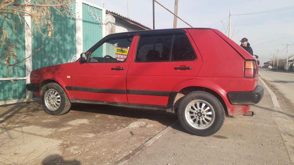 Машина Гольф2 1991.обем1.8автомат