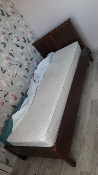 Кровать деревяная и ортопед матрац
