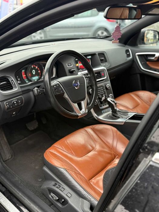 Volvo V60 2014 - Plug in Hybrid - 8990e