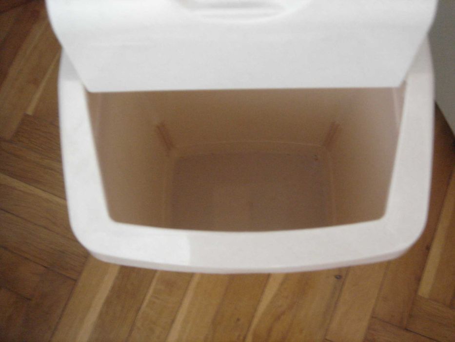 Продавам кошче за отпадъци