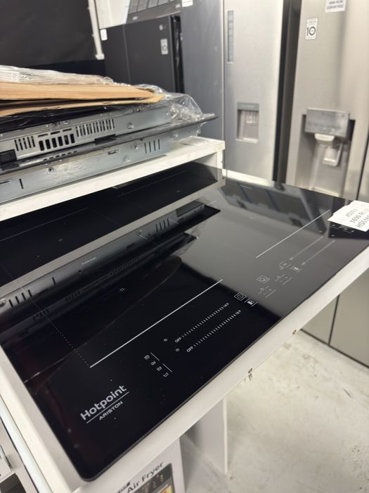 Plită incorporabilă pe inducţie Hotpoint HS5160C NE