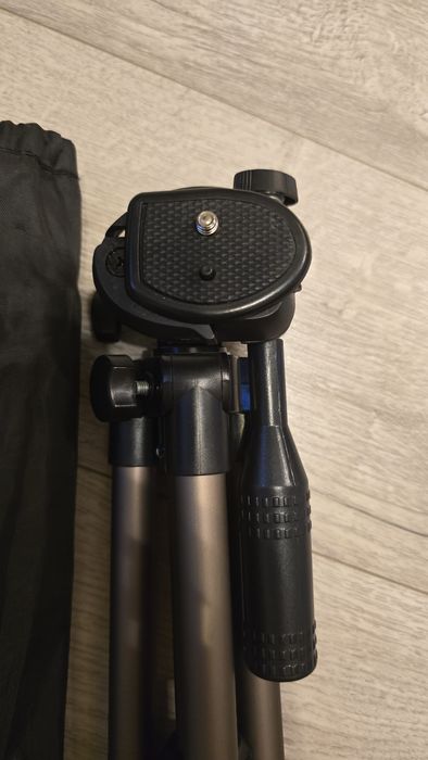 Статив Hama star 05. Нов. Не е използван.