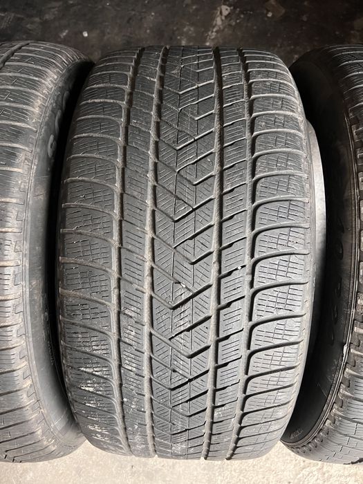 4 anvelope iarna 305/40/20 + 275/45/20 , Pirelli !