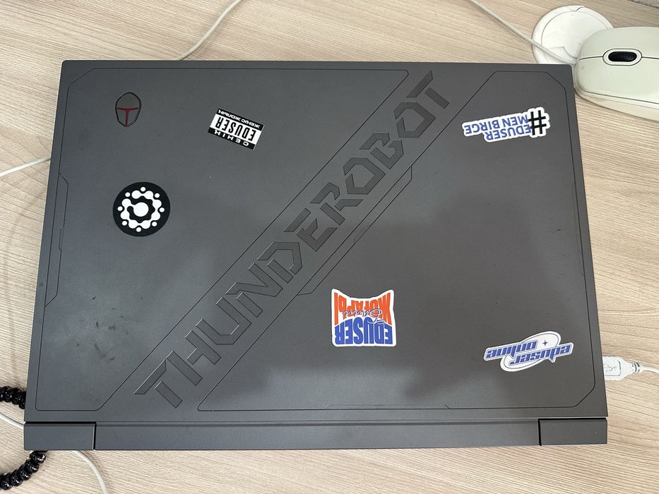 Игровой ноутбук Thunderobot