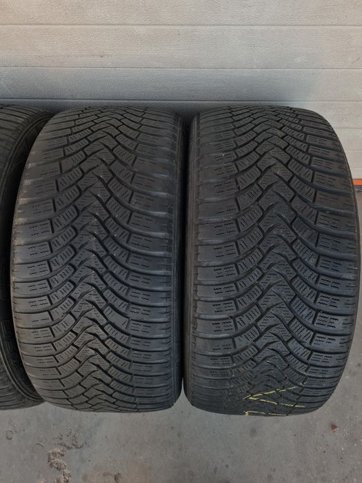 Зимни гуми 4 броя FALKEN EuroWinter HS01 255 40 R18