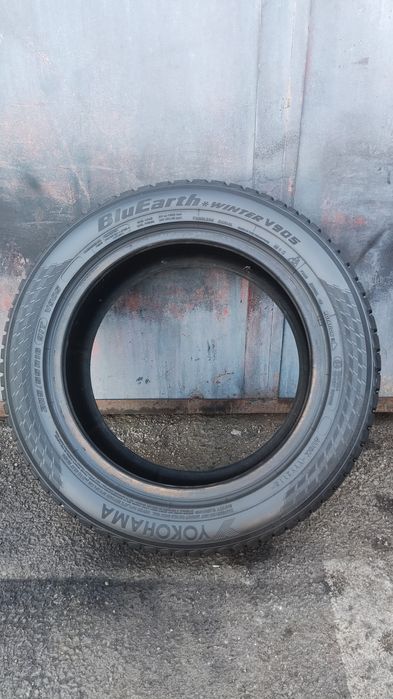 1брой  зимна гума 205/55/16 Yokohama Blue Earth 
8.16mm
Перфектно съст