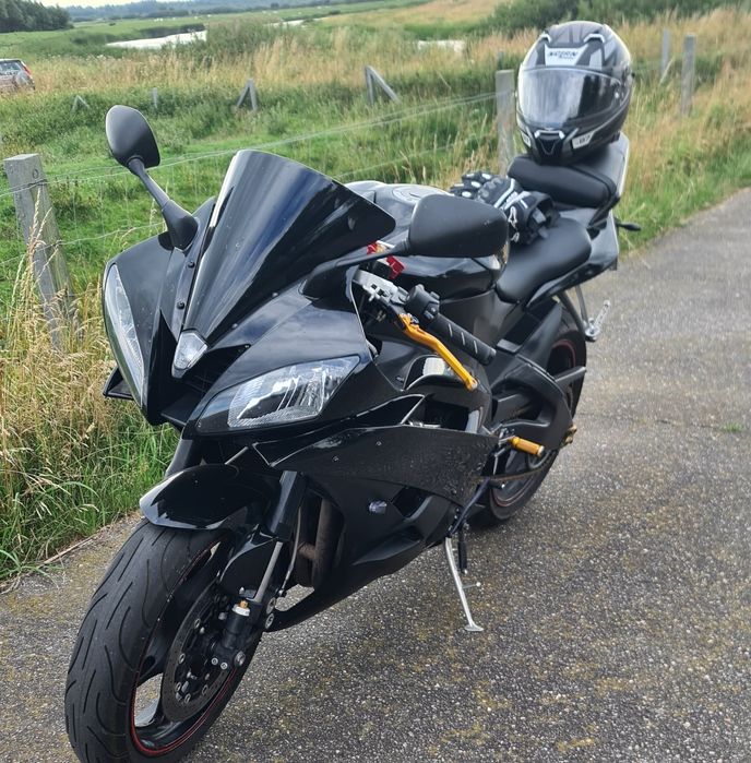 Vând Yamaha R6 RJ11