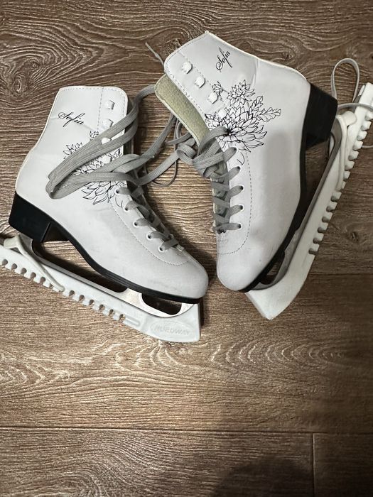 Продам коньки из спорт мастера