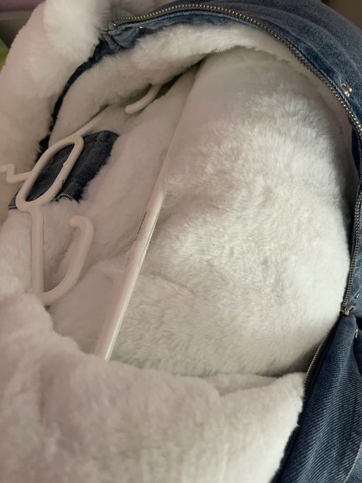 Дамска дънкова парка с бял пух