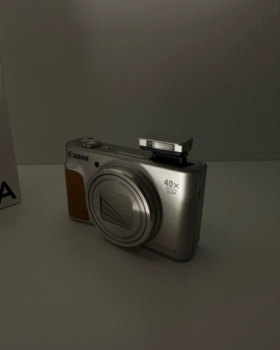 Canon PowerShot SX740 HS – stare bună | cu cutie și accesorii