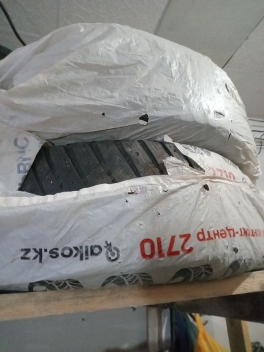 Зимние шины Good'year R19 235/55