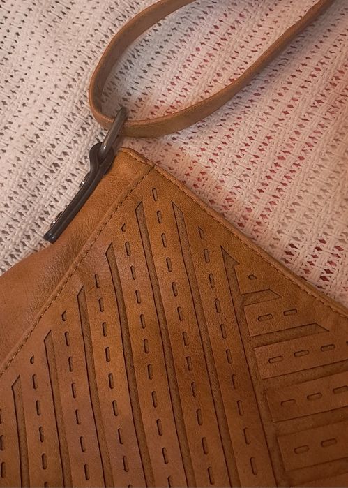 Кафява дамска чанта