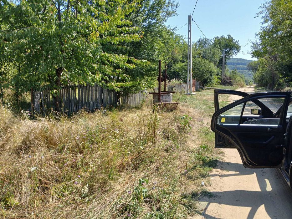 Teren 3939m2 (1803 intravilan, 2136 extravilan) - Alunisu, Arges