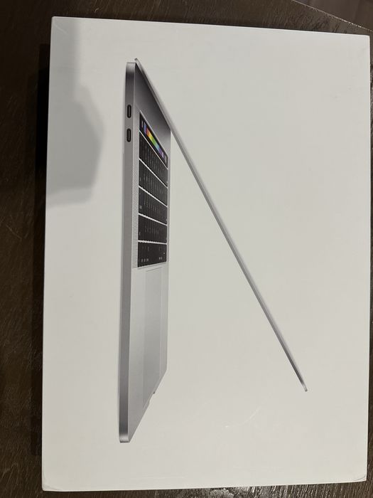 MacBook Pro 15-inch Silver