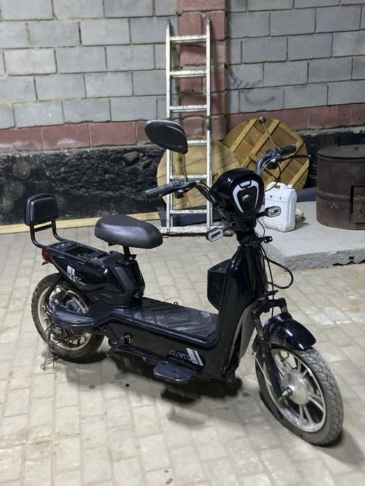 продам скутер бу без акума
