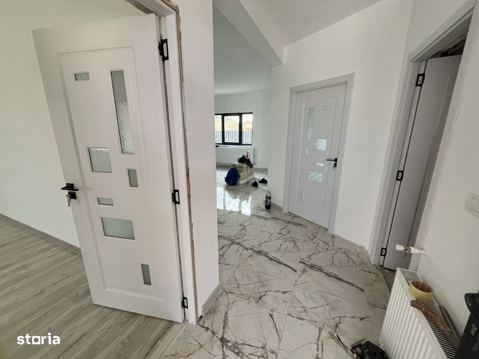 Oportunitate! Casa la sol, 3 camere, teren 420 mp, Valu lui Traian!