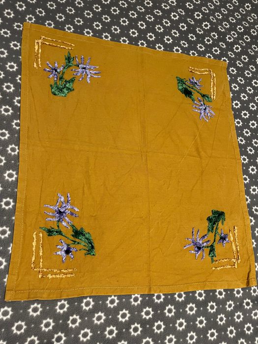 Покривки с бродерия