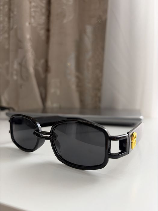 Очки солнцезащитные