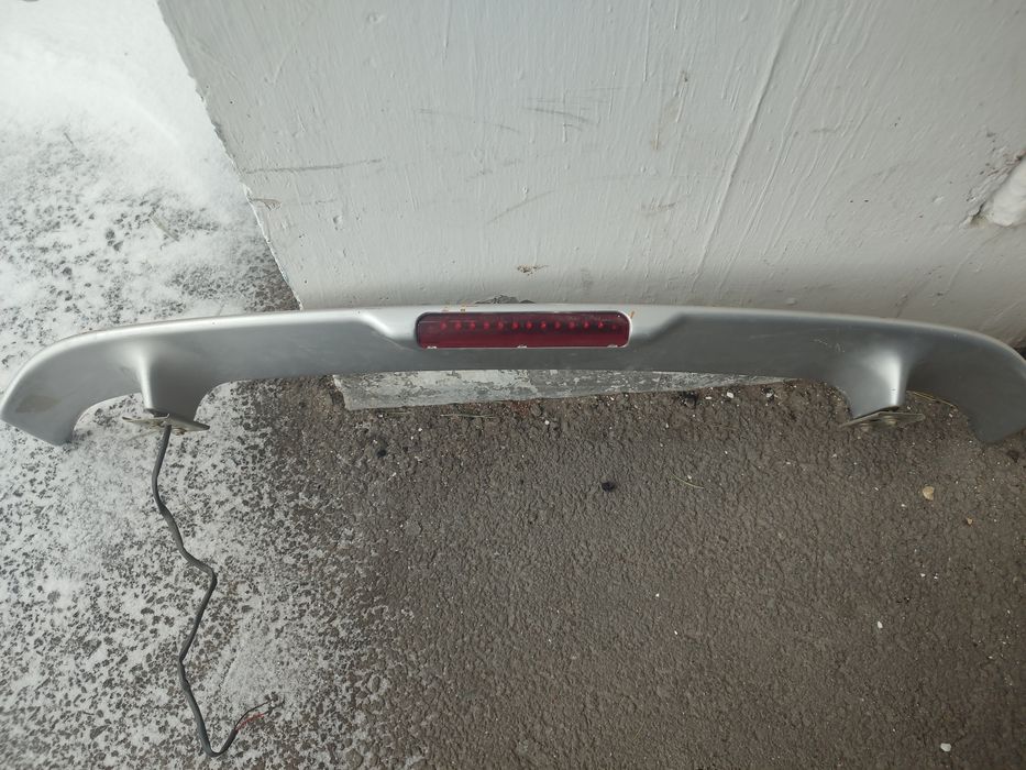 Продам спойлер на ваз 2110.