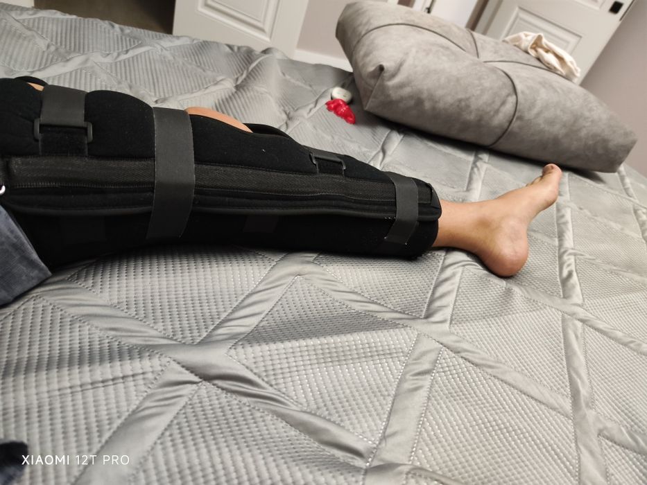 Ортез  (полутутор) на коленный сустав в отличном состоянии