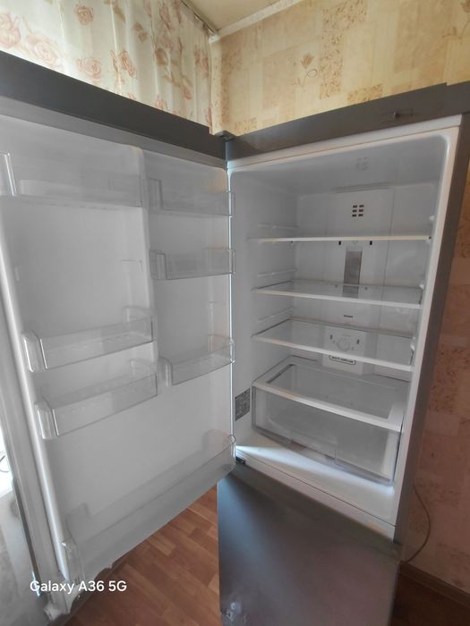 Продам холодильник LG