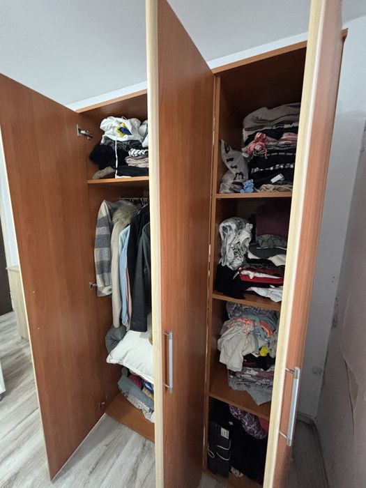 Dulap in 3 usi in stare buna
