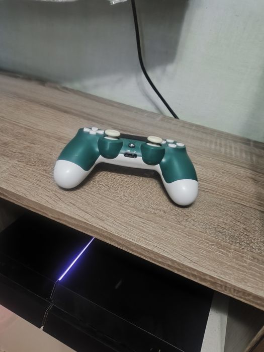 Продаются плейстейшин 4