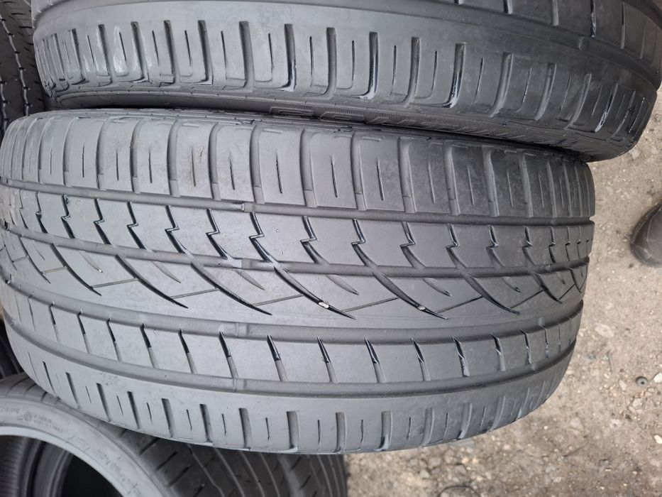 Vand 2 anvelope 265 40 21 continetal de vara bune