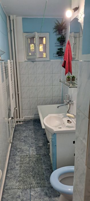 Inchiriez apartament 2 camere