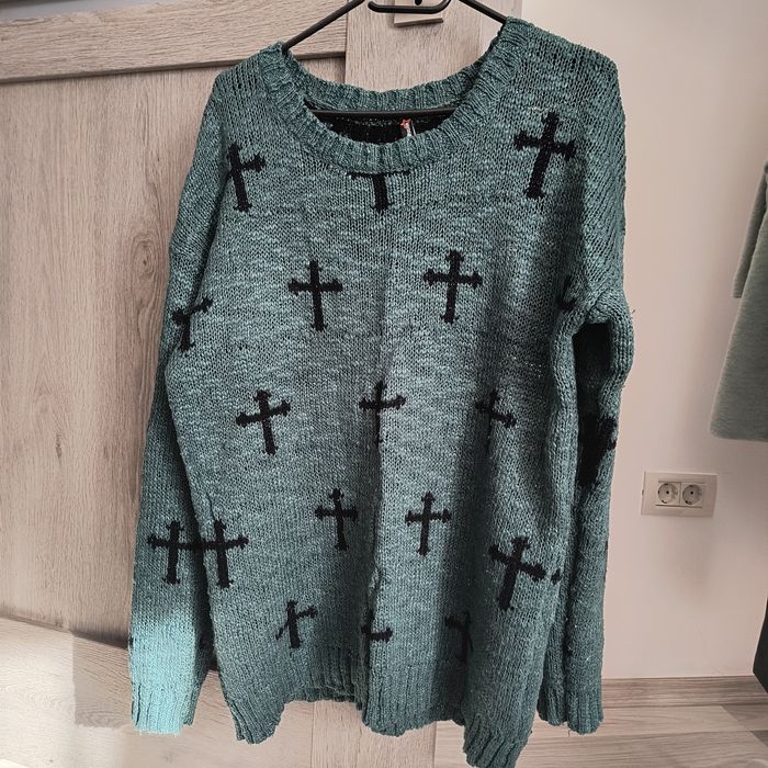 Pulover New Yorker L, lungime 70 cm, lățime 55 cm